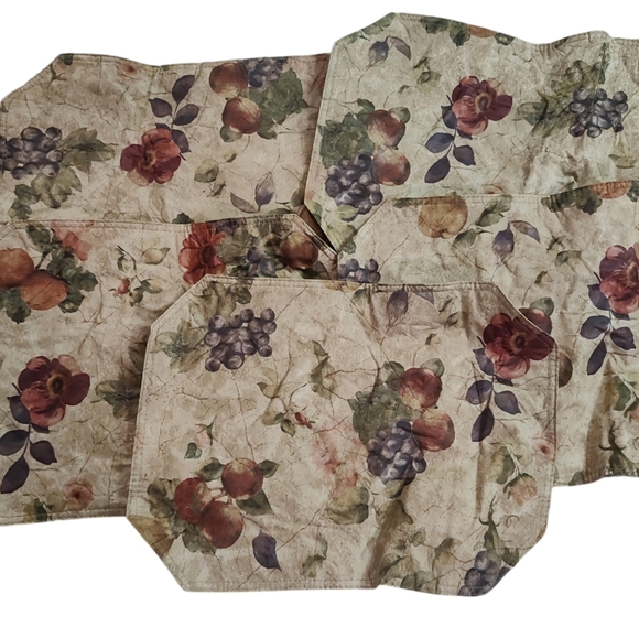 Vintage Floral & Fruit Dining Table Placemats Set of Eight - Picture 2 of 2